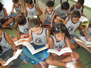 Escola de Muriaé desenvolve projeto de estímulo à leitura Escola de Muriaé desenvolve projeto de estímulo à leitura
