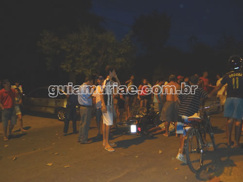 Acidente entre carro e moto deixa motociclista ferido no São Joaquim