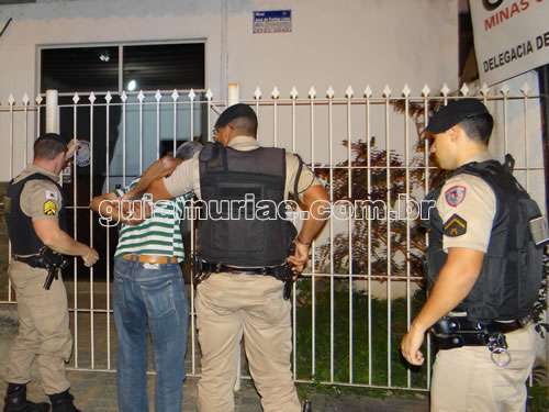 Após briga de casal, homem tenta dar uma facada em policial no Vale Verde