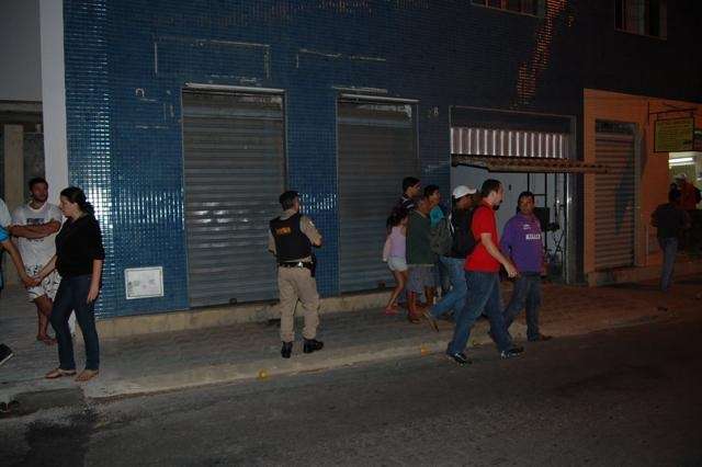 Dono de mercearia no Centro é baleado em tentativa de assalto