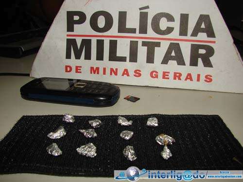 Polícia Militar apreende menor com pedras de crack no José Cirilo