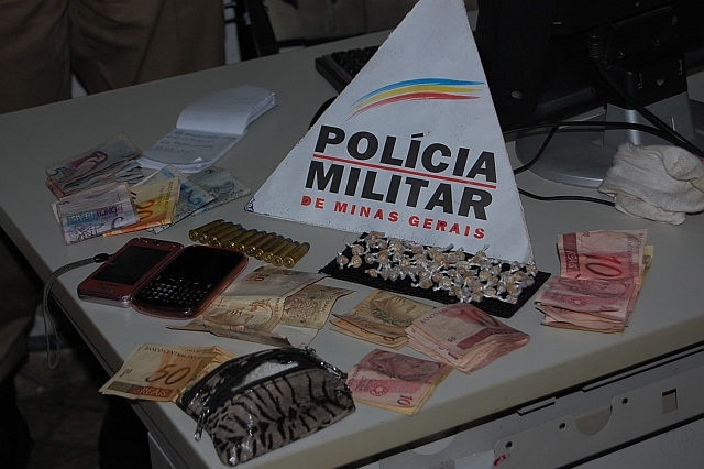 Polícia Militar recupera celular roubado no Porto e apreende drogas no Santa Terezinha