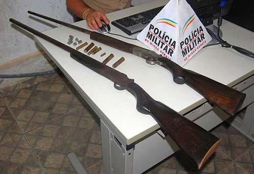 Polícia Ambiental apreende espingardas na estrada de São João do Glória