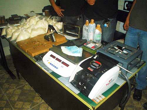 Operação Moscou - Polícia Civil de Muriaé apreende cocaína e prende três pessoas