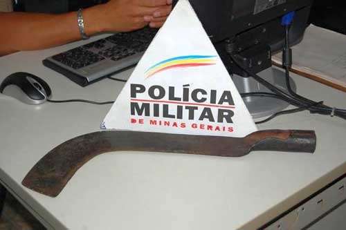 Foice usada no crime