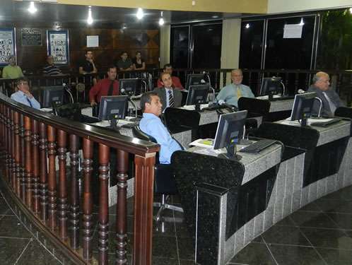 Após as eleições, vereadores retornam aos trabalhos