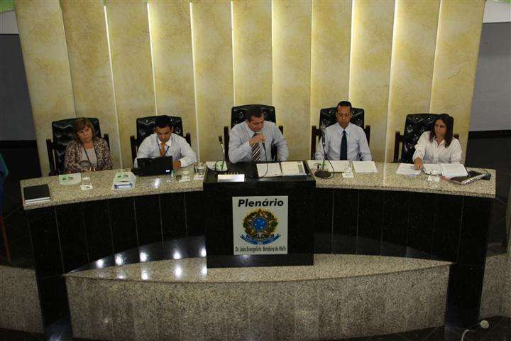 Câmara Municipal de Muriaé discute situação da educação na cidade