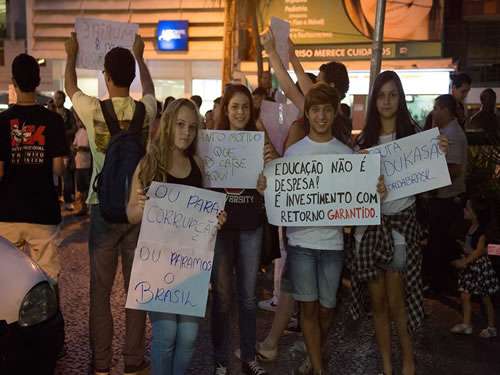 SIND-UTE protesta em Muriaé