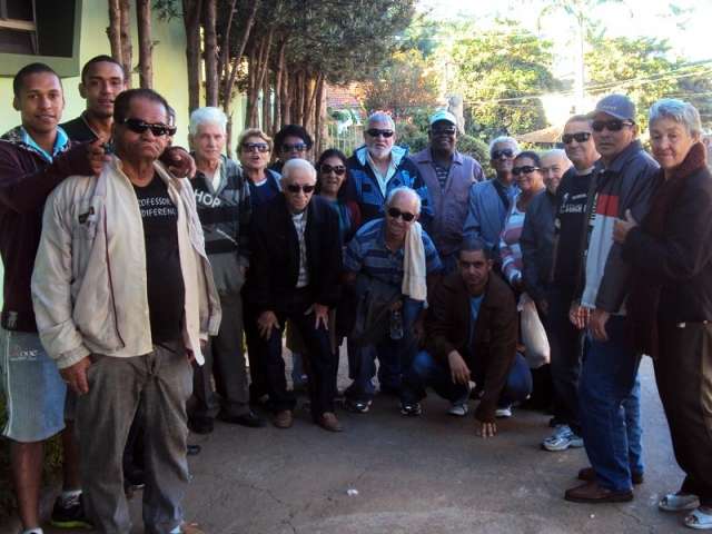 Grupo de pacientes que farão a cirurgia de catarata