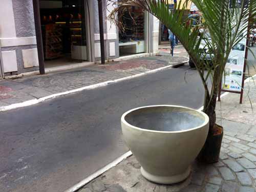 Rua Barão do Monte Alto, no Centro de Muriaé