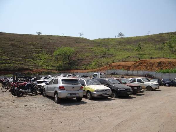 299 veículos apreendidos vão a leilão em Carangola - Guia Muriaé