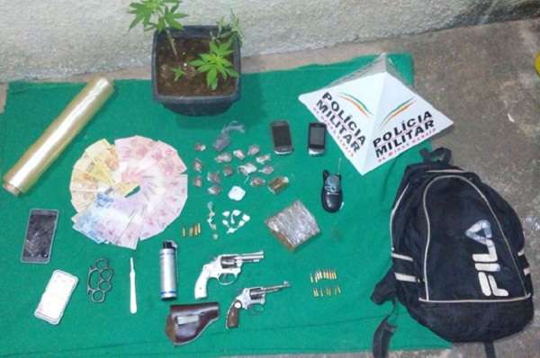 PM apreende armas, munições, drogas e até granada em Carangola - Guia Muriaé