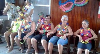 Idosos participam de pré-carnaval no CRAS do bairro Santana, em Muriaé