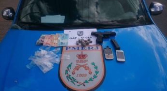 Polícia Militar apreende réplica de pistola e drogas em Itaperuna