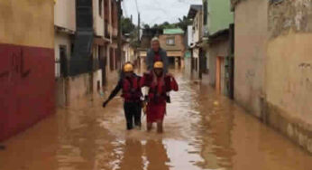 Prefeitura de Muriaé e CBA entregam vales-compras para famílias atingidas por enchentes