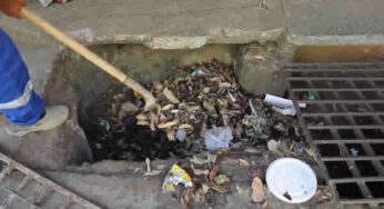 Mutirão de limpeza de bueiros é realizado pelo Demsur em Muriaé