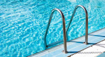 Adolescente morre atingido por descarga elétrica dentro de piscina em Rio Pomba