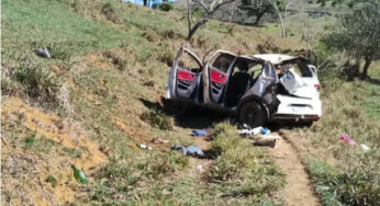 Capotamento em Cataguases deixa condutor morto e quatro pessoas feridas