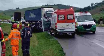 Grave acidente entre carreta e carro deixa 3 mortos na BR-116 em Leopoldina